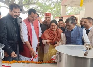 रोडवेज परिसर में दोपर 12 बजे से दो तक प्रत्येक दिन अनवरत चलता रहेगा श्रद्धालुओ के लिये प्रसाद वितरण कार्यक्रम