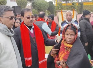 श्रीराम मंदिर में प्राण प्रतिष्ठा की खुशी में एक हजारों राम भक्तों को बांटा गया कंबल- इंजीनियर विवेक बरनवाल