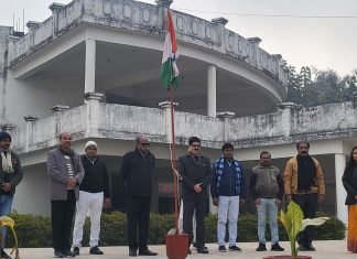 स्थानीय विंध्यवासिनी महाविद्यालय में आज 75 वाँ गणतंत्र धूमधाम से मनाया गया।