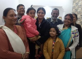 अनुप्रिया ने पद्मश्री अवार्ड से नवाजे जाने वाली हस्तियों, उर्मिला श्रीवास्तव और खालिद अहमद से की मुलाकात