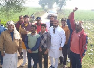 विश्व हिंदू महासंघ के जिला अध्यक्ष मिर्जापुर द्वारा अधिकारियों पर गबन के आरोप से मचा हड़कंप