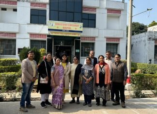 अस्पताल में मरीजों व् परिजनों की सेवा करके मनाया गया बंसीधर अग्रवाल की द्वितीय पुण्यतिथि ,मिर्जापुर