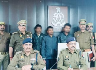 मिर्जापुर में अवैध असलहा बनाने की फैक्ट्री पर छापा, तीन गिरफ्तार