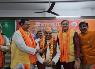 अशोक केसरवानी और संजय चौरसिया जैसे सपा के दिग्गज नेता हुए भाजपा में शामिल, मिर्जापुर