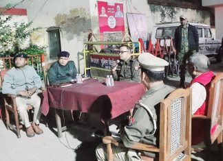 श्रद्धालुओं के साथ मर्यादित व्यवहार करने की एसपी मिर्जापुर अभिनंदन ने दी हिदायत