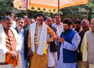 एपेक्स ट्रस्ट प्रांगण में आयुष मंत्री दयाशंकर मिश्र के मौजूदगी में सम्पन्न हुई प्राण-प्रतिष्ठा कार्यक्रम