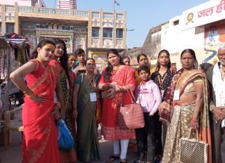 भक्तों को बस न मिलने की वजह से ट्रेन से दर्शन कराए जाने की की गई व्यवस्था -महामंत्री