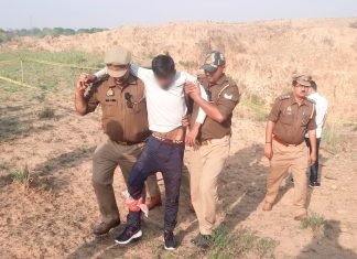पुलिस मुठभेड़ में 02 शातिर लुटेरे घायल, मौके से अवैध तमंचा मय कारतूस व लूट का नगद पैसा बरामद
