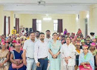 एपेक्स ट्रस्ट प्रांगण में आशाओं संग क्षय रोग जागरूकता के साथ होली मिलन
