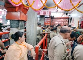 प्रियंका निरंजन ने मां विंध्यवासिनी देवी के धाम पहुंचकर व्यवस्थाओं का किया निरीक्षण