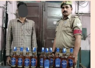 ट्रेनों के माध्यम से बिहार ले जा रहे शराब के साथ एक व्यक्ति मिर्जापुर रेलवे स्टेशन पर पकड़ा गया