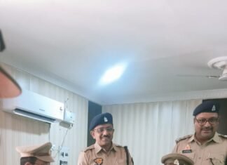 मुरादाबाद में लोकसभा चुनाव सकुशल संपन्न कराने के लिए मिर्जापुर से पुलिस बल हुई रवाना
