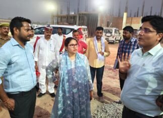 जिला निर्वाचन अधिकारी ने अधिकारियों सहित मतदान पार्टी रवानगी स्थल व स्ट्रांग रूम का किया निरीक्षण