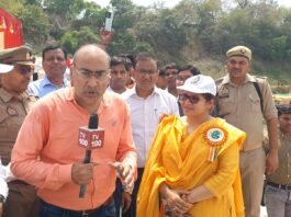 जिलाधिकारी ने लिखी पाती, मतदान के लिए अवश्य आना साथी