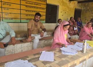 मझवा विधानसभा के इस बूथ पर लोगों ने मतदान का किया बहिष्कार