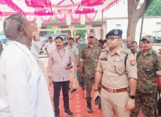 जिला निर्वाचन अधिकारी ने स्वंय प्रातः काल से ही जनपद में रही भ्रमणशील, लगभग 150 से अधिक बूथो का किया निरीक्षण