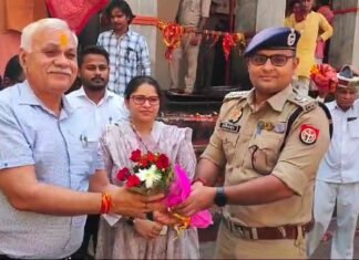प्रदेश के मुख्य सचिव ने विन्ध्याचल पहुंचकर मां विन्ध्यवासिनी देवी का किया दर्शन पूजन