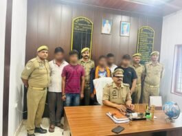 आरटीओ व खनन अधिकारी का लोकेशन देख कर ट्रकों को पास कराते पांच गिरफ्तार, मिर्जापुर