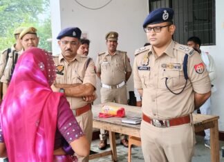 मण्डलायुक्त, उप पुलिस महानिरीक्षक व पुलिस अधीक्षक द्वारा आमजन की सुनी गयी समस्याएं