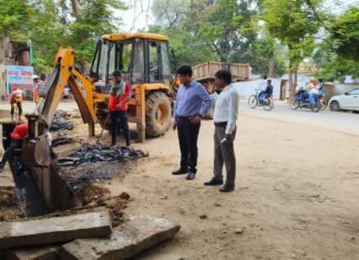 *नगर विकास मंत्री के निर्देश पर चल रहा 72 घंटे नाली-नाला सफाई का अभियान*