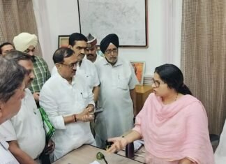 मिर्जापुर में 13 किमी के दायरे में लगे डबल टोल प्लाजा में से एक को तत्काल समाप्त करने की मांग हुई तेज