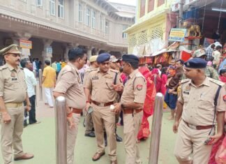 गुप्त नवरात्रि के चलते विंध्याचल में भीड़, एसपी ने स्वयं पहुंचकर सभाला कमान, मिर्जापुर