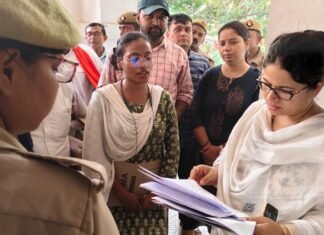 जनता दर्शन में प्राप्त शिकायतो को गम्भीरता से लेते हुये समस्या का कराया जाए समाधान -जिलाधिकारी
