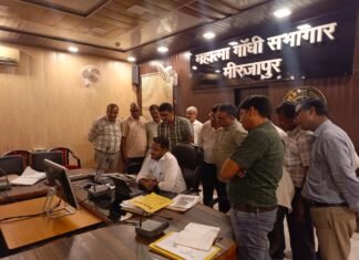 विद्यालयों का शत प्रतिशत हो कायाकल्प बीईओ मझवा