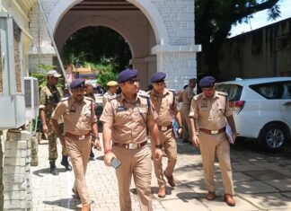 पुलिस अधीक्षक मीरजापुर द्वारा पुलिस कार्यालय का किया गया वार्षिक निरीक्षण
