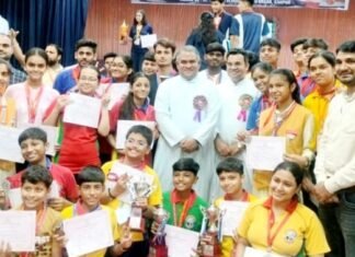 Seth Dwarka Prasad Bajaj school has achieved great success at the Regional Carrom Tournament