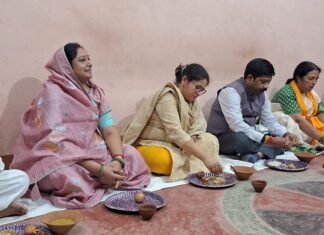 मलिन बस्ती पहुंचकर मंत्री ने मनसुख लाल के घर किया सहभोज