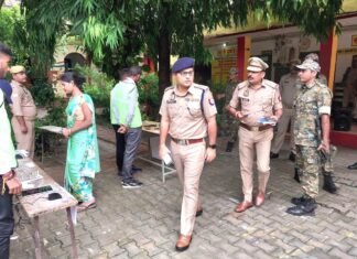 मिर्जापुर में जारी है पुलिस भर्ती परीक्षा