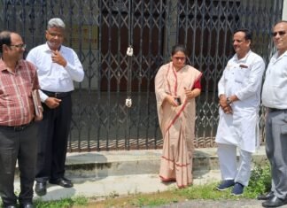 जिलाधिकारी ने ई0वी0एम0 गोदाम का किया निरीक्षण*