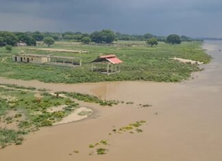 मिर्जापुर में गंगा नदी के जलस्तर में तेज वृद्धि ,खतरे के निशान से मात्र 2 मीटर दूर