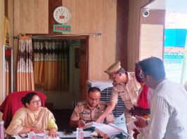 प्रशासनिक अधिकारीगण द्वारा जनपद के विभिन्न थानों पर आने वाले आमजन की सुनी गयी समस्याएं —*