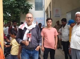 बाजार में ₹10 का स्टांप लेने के लिए देना पड़ रहा है अत्यधिक अतिरिक्त शुल्क, मिर्जापुर