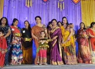 द रिट्रीट में डांडिया महोत्सव के आयोजन में जमकर थिरके बच्चे व महिलाएं