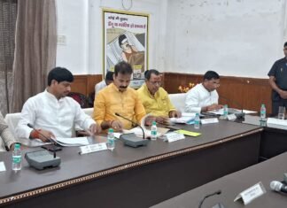 उत्तर प्रदेश के कैबिनेट मंत्री नंद गोपाल गुप्ता मिर्जापुर में कर रहे हैं आवश्यक बैठक
