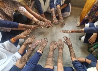 विंध्यवासिनी महाविद्यालय में मेहंदी प्रतियोगिता का आयोजन