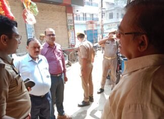 नगर के पटाखा की दुकानों का किया गया आकस्मिक निरीक्षण