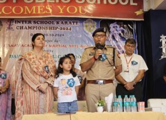 कराटे प्रतियोगिता का आयोजन डैफोडिल पब्लिक स्कूल के संकट मोचन शाखा में संपन्न