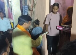 नपाध्यक्ष श्यामसुंदर केशरी ने सफाई मित्रों के साथ मनाई दीपावली*