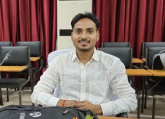 मिर्जापुर का होनहार लाल विकास अग्रहरि बने अधिकारी, जनपद के लोग हुए गौरवान्वित