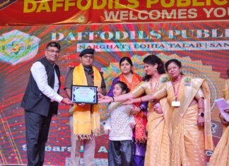 डैफोडिल्स संकट मोचन के वार्षिकोत्सव में बतौर मुख्य अतिथि पुलिस अधीक्षक मिर्जापुर पहुंचे सपरिवार