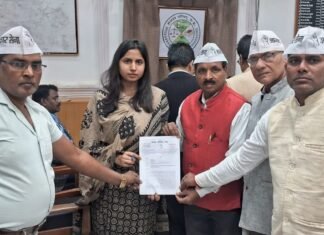 अदानी मामले की मिर्जापुर में भी गूंज