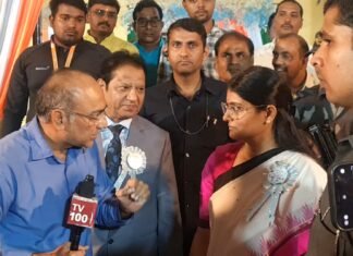 गौरा परमानपुर गंगा घाट पर पीपा पुल का केंद्रीय राज्यमंत्री ने किया उद्घाटन