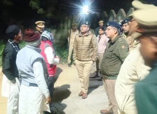 धार्मिक स्थलों पर मानक के विपरीत ध्वनि विस्तारक यंत्र का प्रयोग किए जाने पर पुलिस अधीक्षक मिर्जापुर ने की कार्रवाई