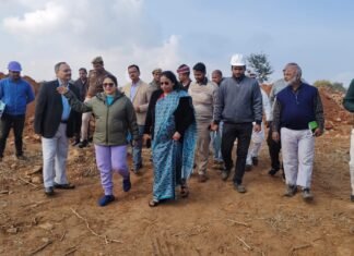 जिलाधिकारी व कुलपति ने निर्माणाधीन विंध्य विश्व विद्यालय का किया निरीक्षण