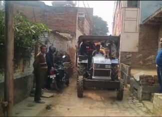 चौबे घाट रास्ते पर अतिक्रमण ,डीएम साहब सुनिए