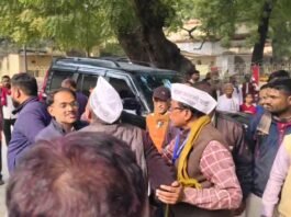 मिर्जापुर में आम आदमी पार्टी के नेताओं ने की अधिवक्ता की पिटाई